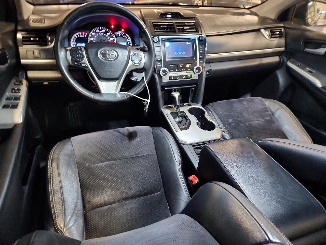 2012 TOYOTA CAMRY SE photo 8