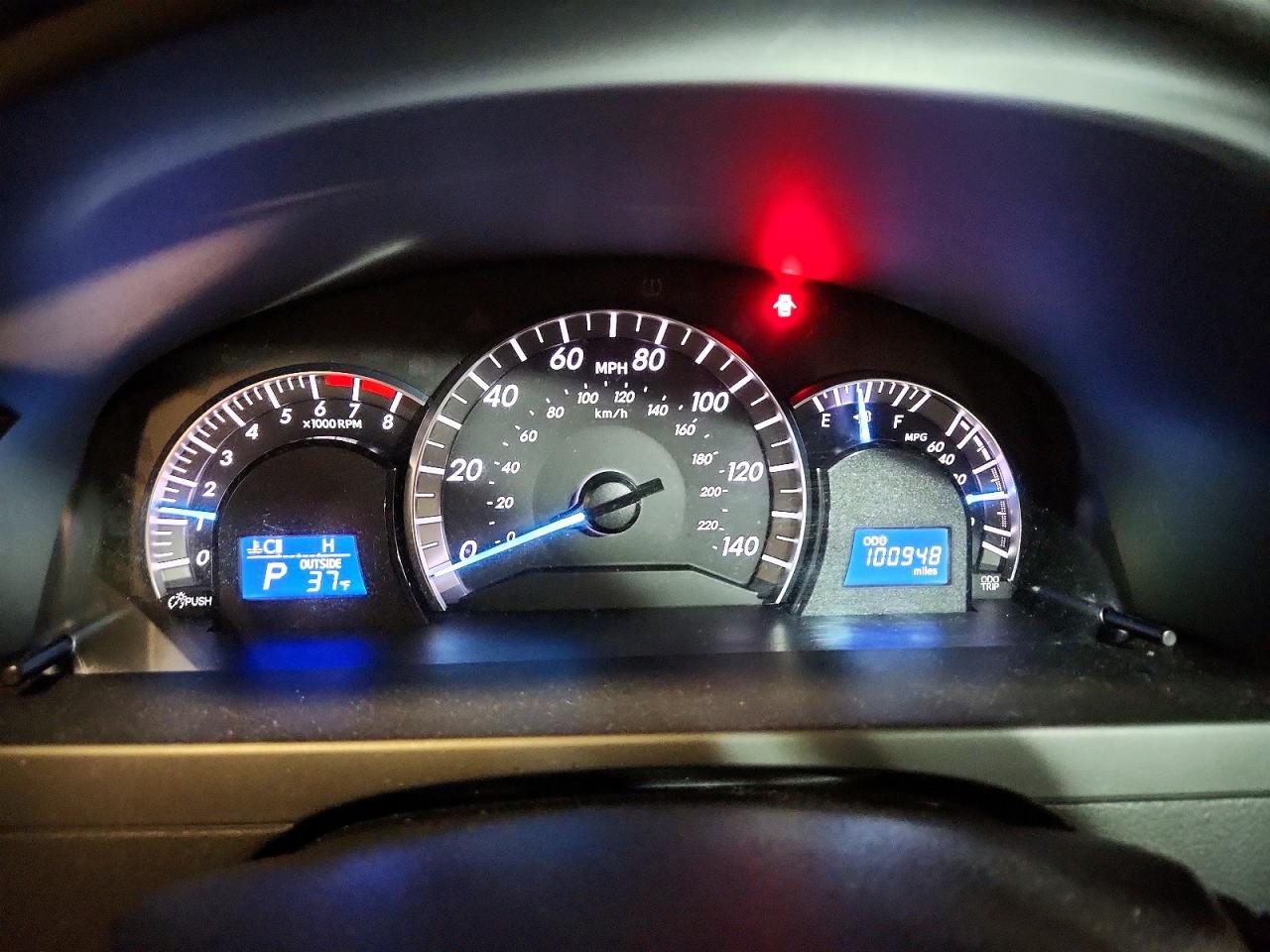 2012 TOYOTA CAMRY SE photo 9