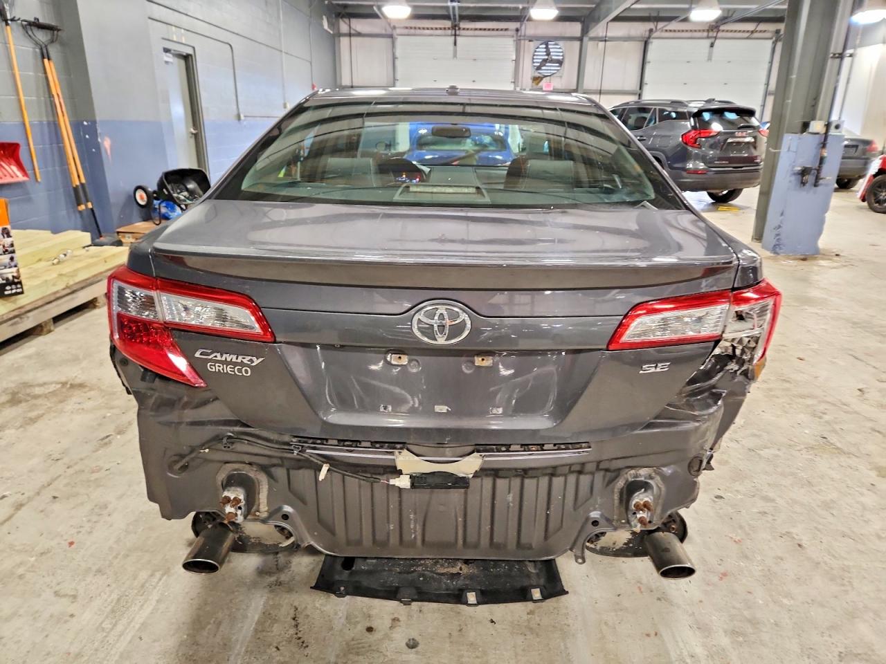 2012 TOYOTA CAMRY SE photo 6