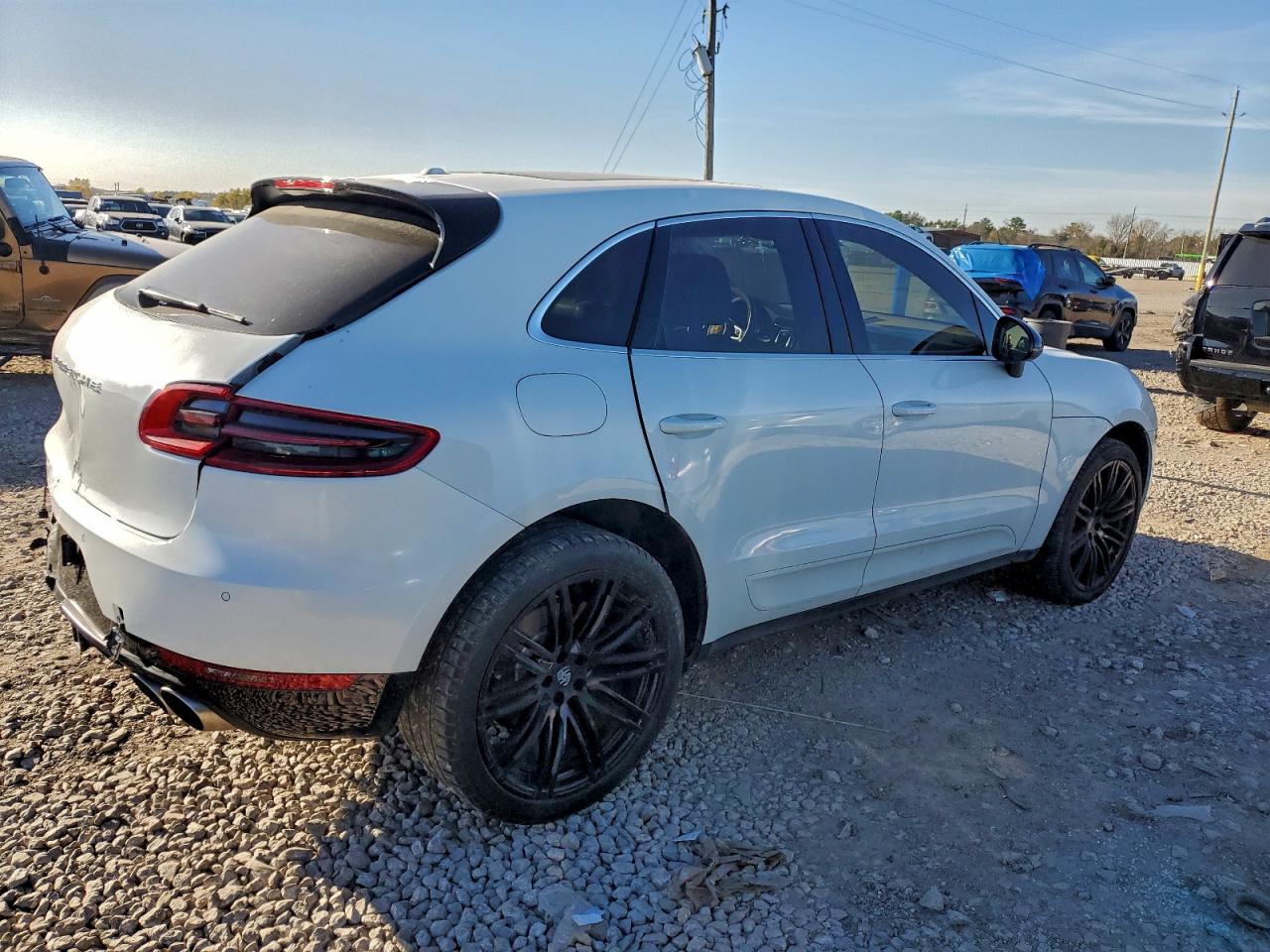 2015 PORSCHE MACAN S photo 3