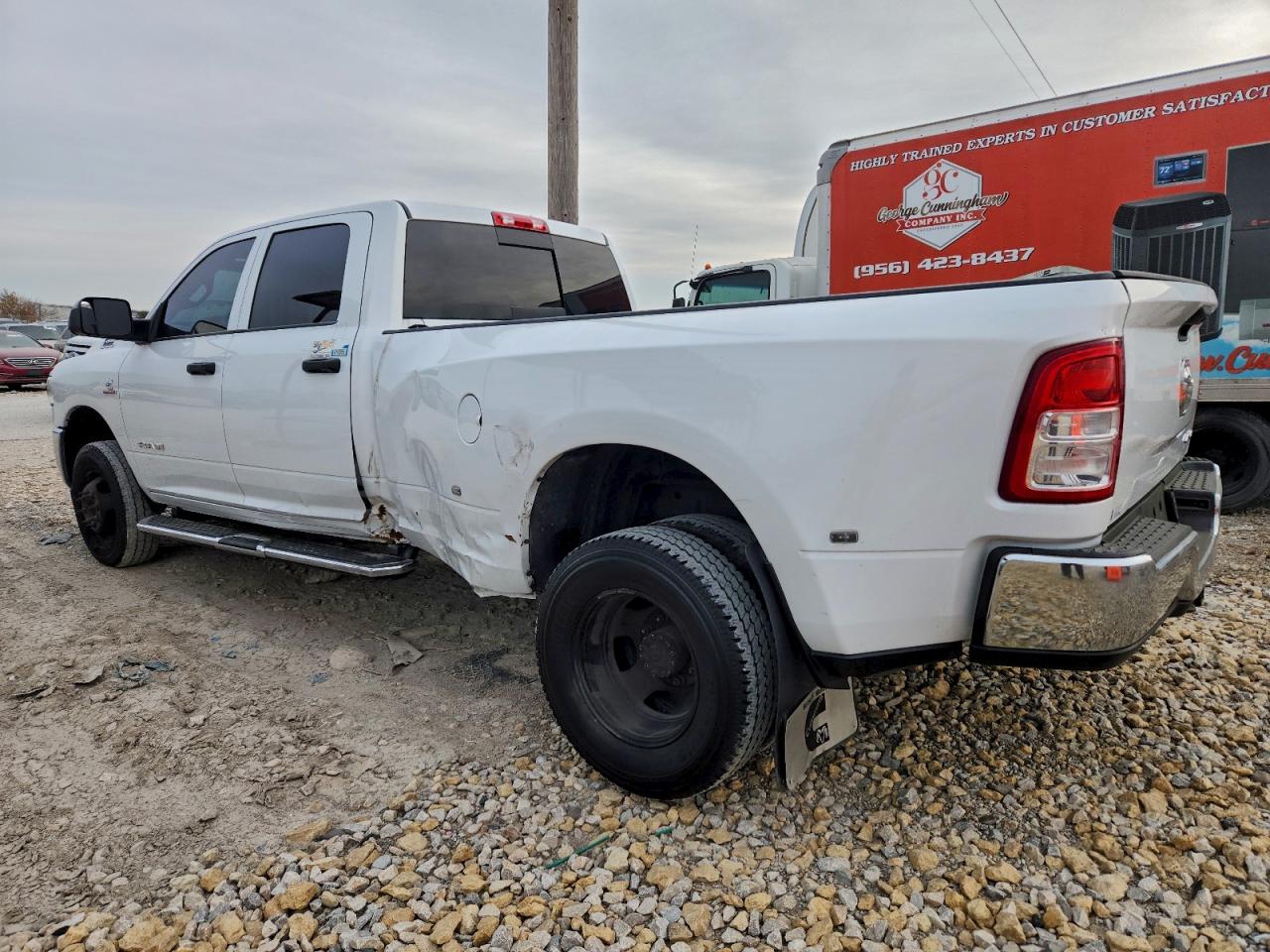 2021 RAM 3500 TRADESMAN photo 2