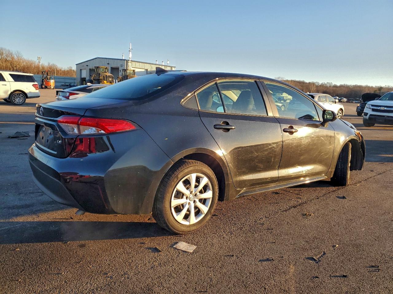 2024 TOYOTA COROLLA LE photo 3