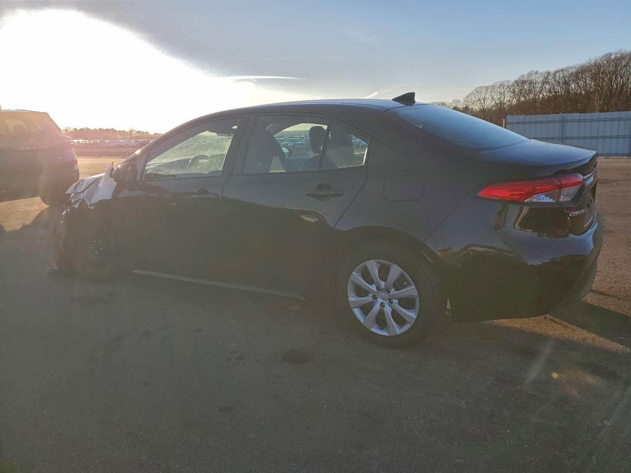 2024 TOYOTA COROLLA LE photo 2