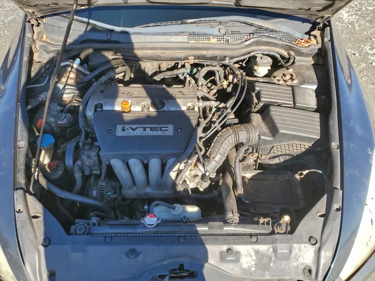 2004 HONDA ACCORD photo 11