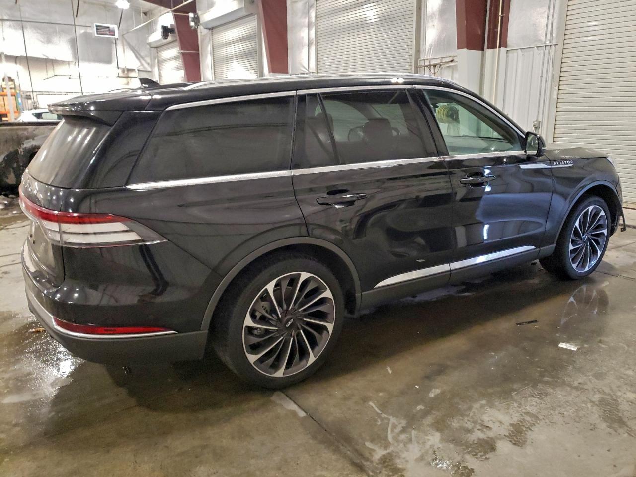 2021 LINCOLN AVIATOR RESERVE photo 3