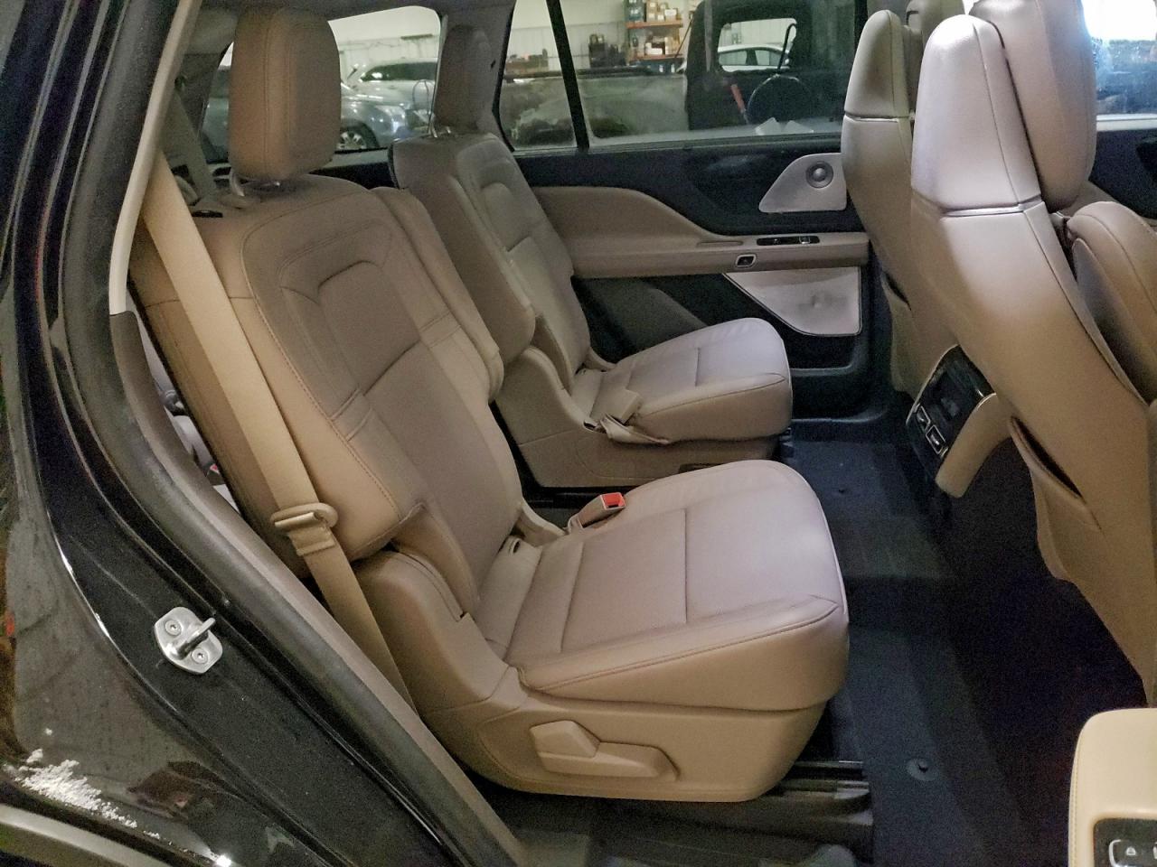 2021 LINCOLN AVIATOR RESERVE photo 11