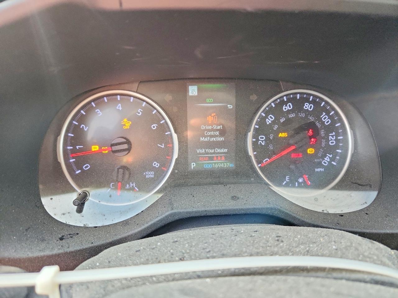 2021 TOYOTA RAV4 LE photo 9
