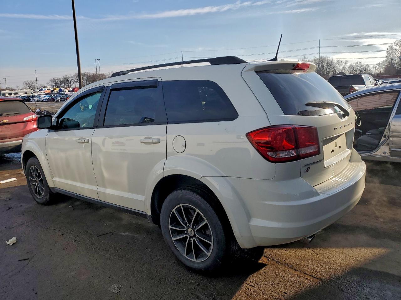2018 DODGE JOURNEY SE photo 2