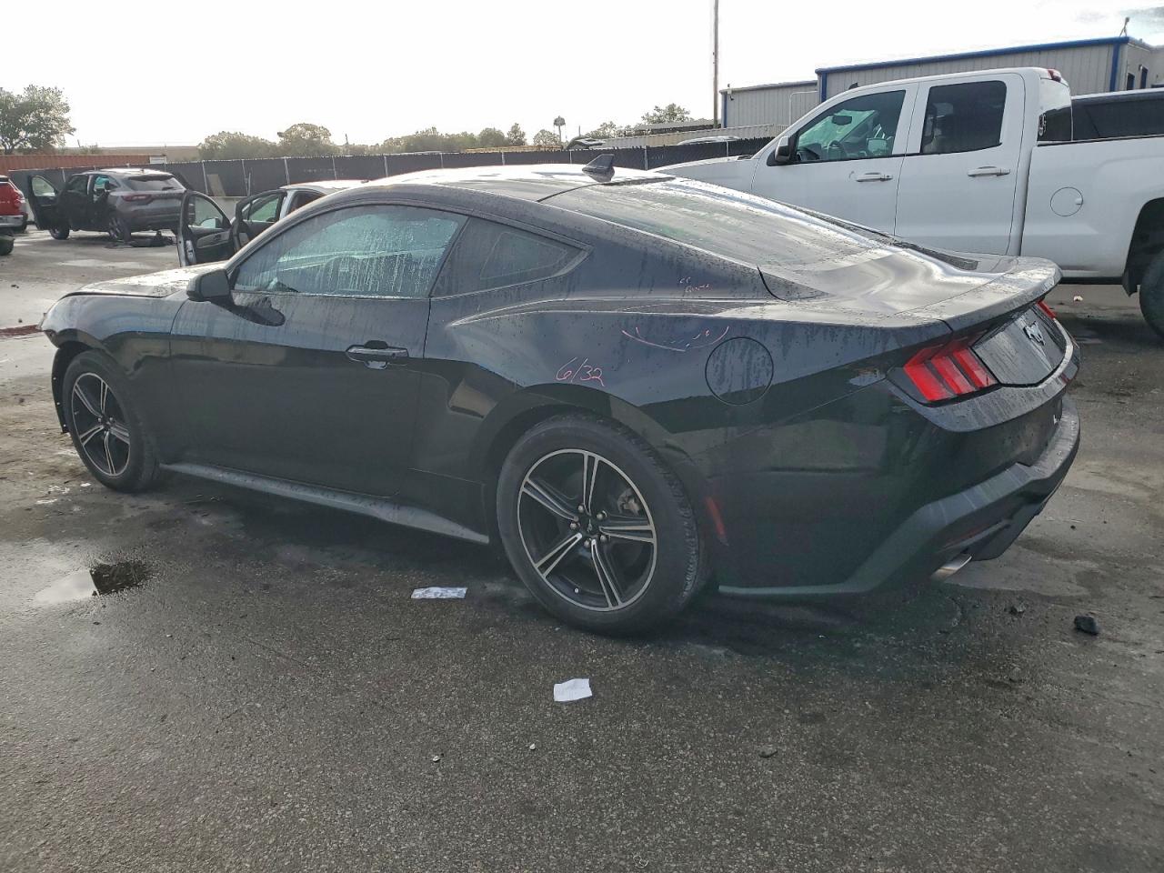 2024 FORD MUSTANG photo 2