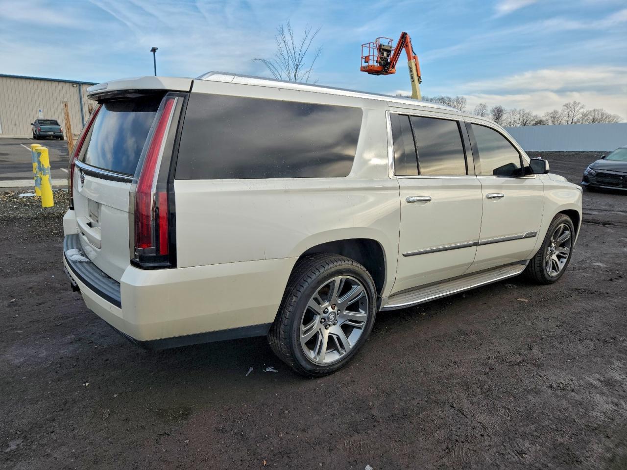 2015 CADILLAC ESCALADE ESV LUXURY photo 3