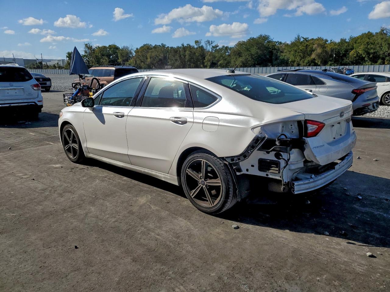 2015 FORD FUSION SE photo 2