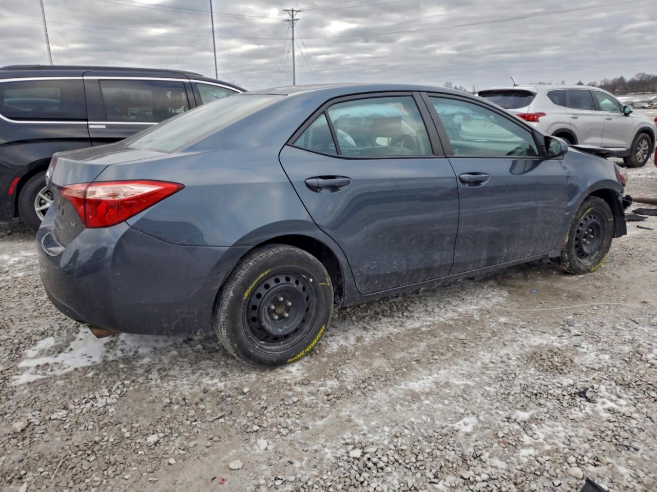 2017 TOYOTA COROLLA L photo 5