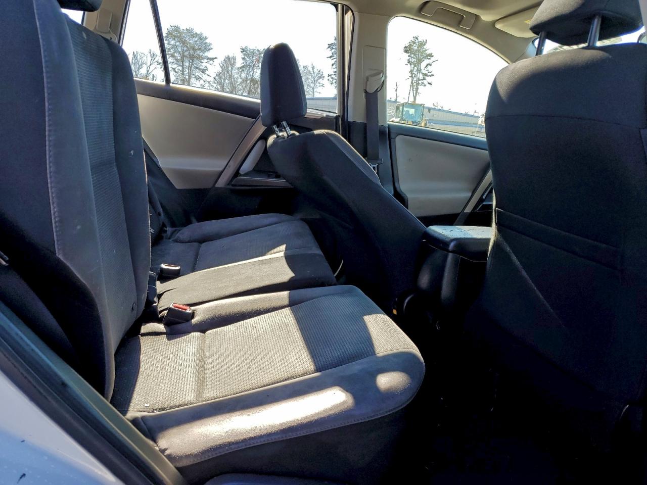 2017 TOYOTA RAV4 XLE photo 10