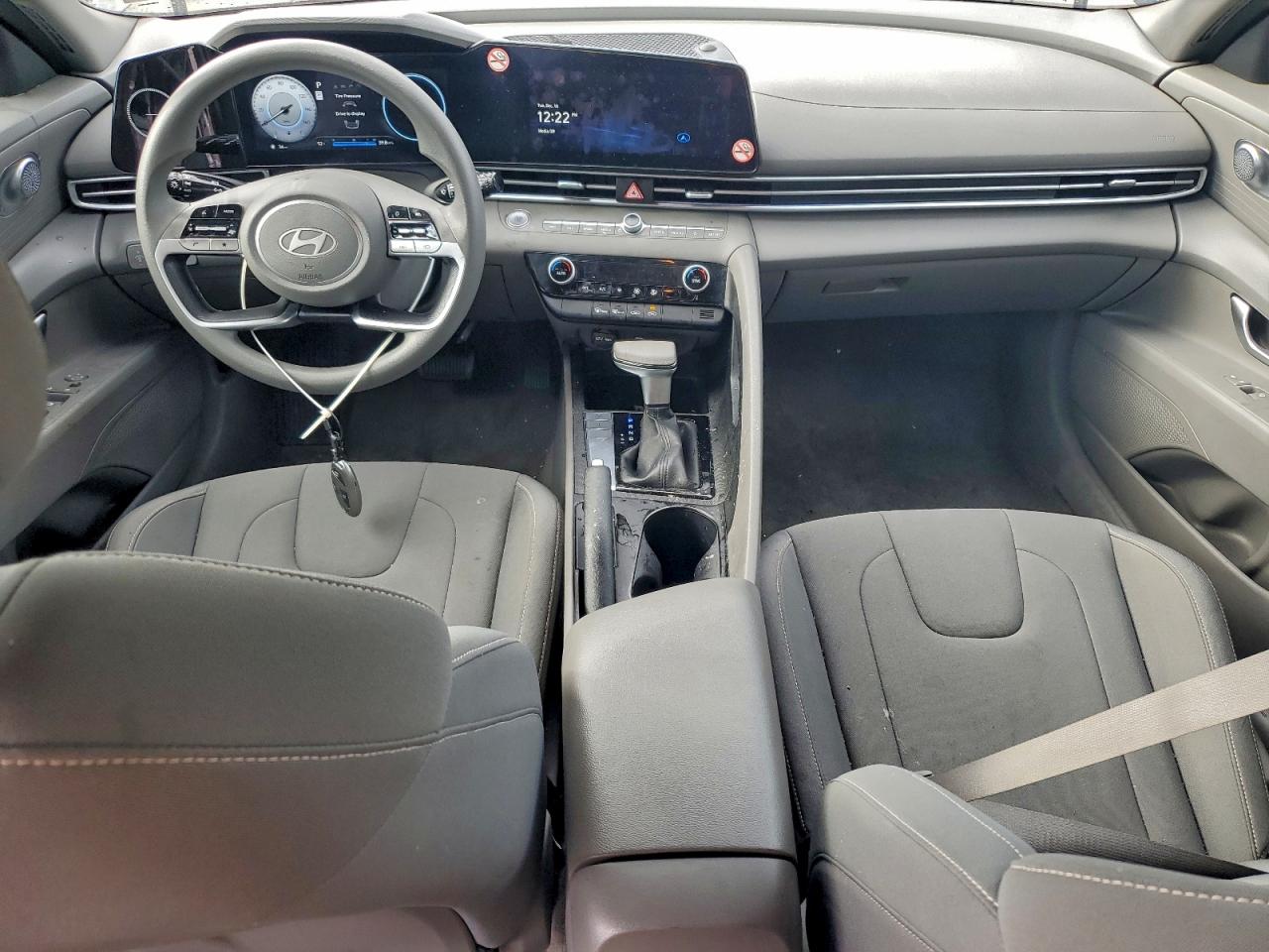 2024 HYUNDAI ELANTRA SEL photo 8