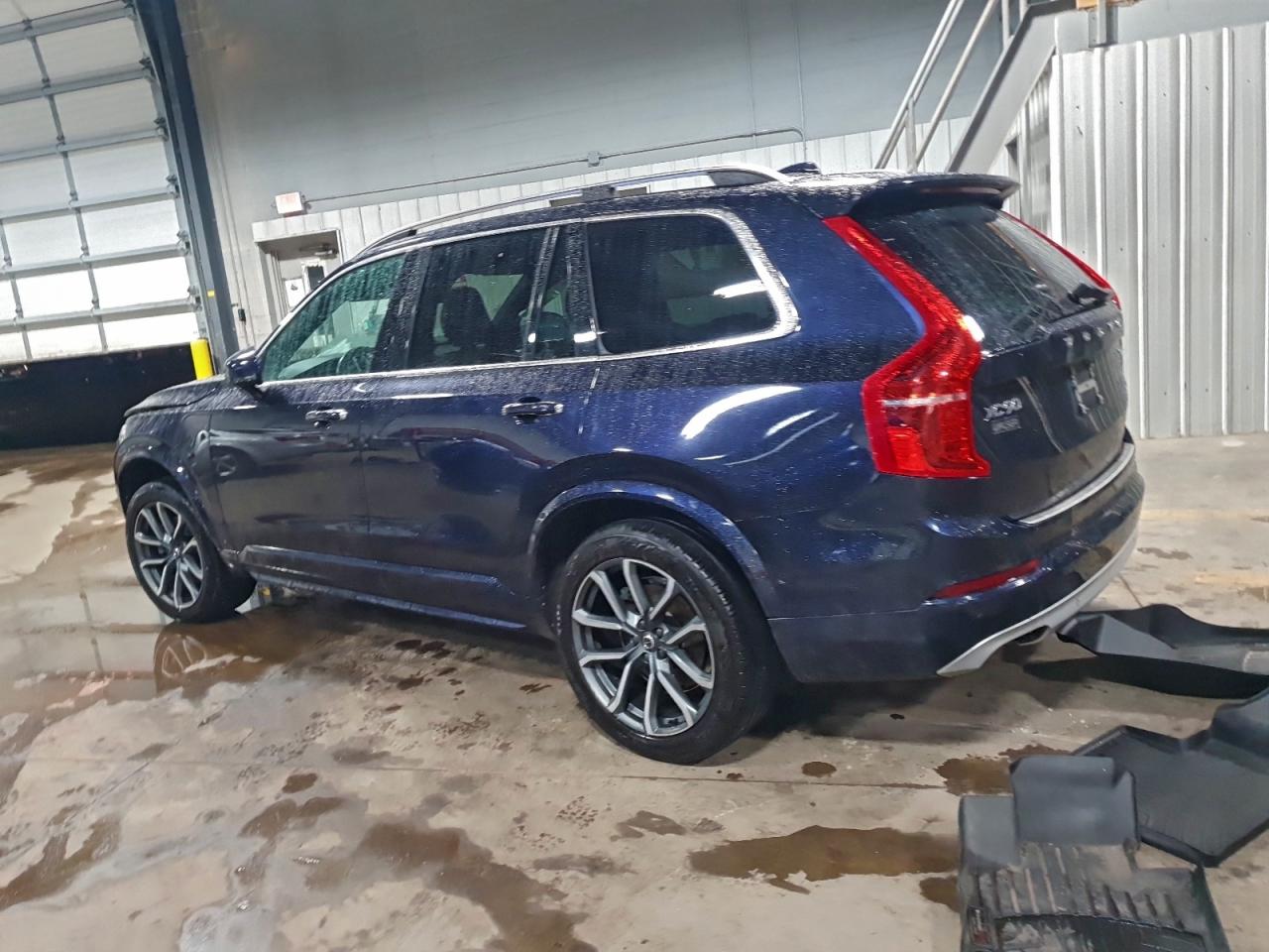2017 VOLVO XC90 T6 photo 2