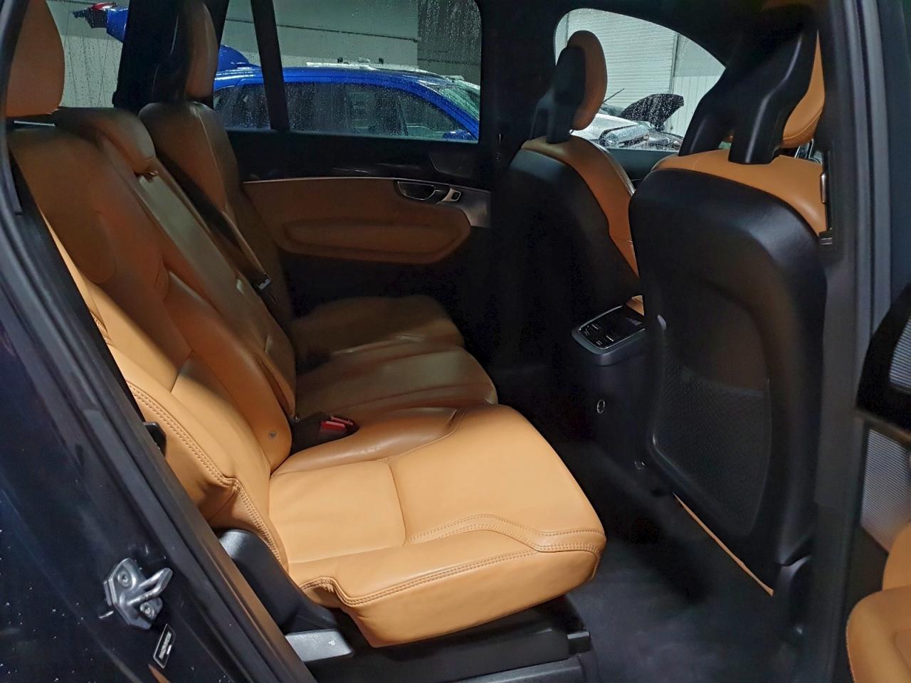 2017 VOLVO XC90 T6 photo 10