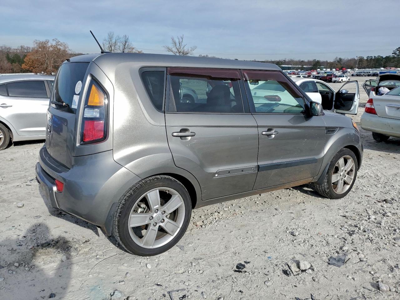 2011 KIA SOUL + photo 3