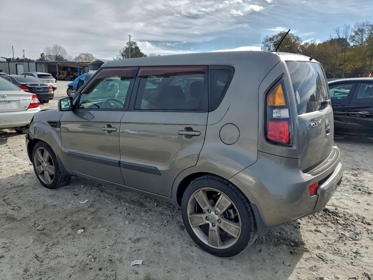 2011 KIA SOUL + photo 2