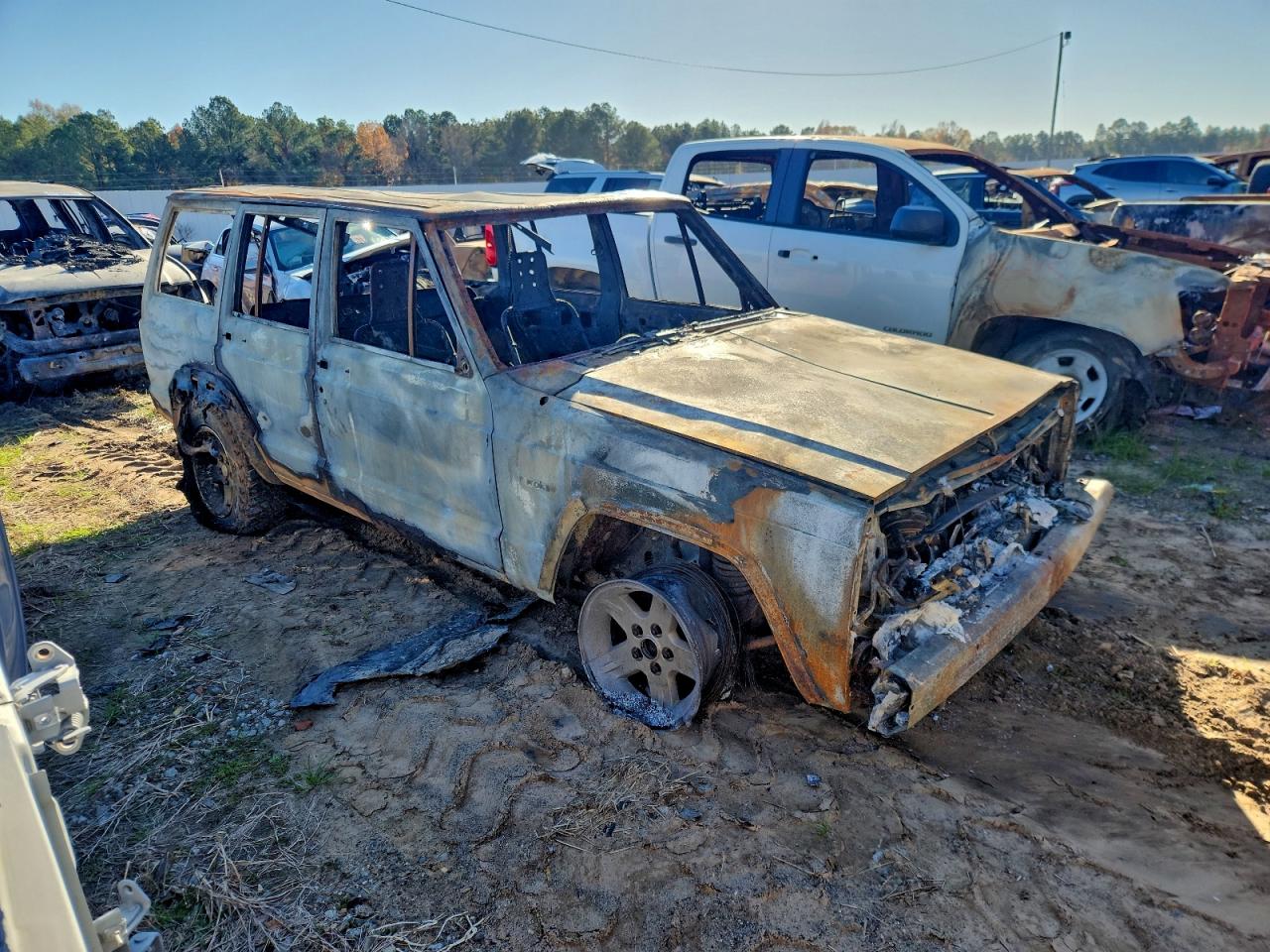 1995 JEEP CHEROKEE SE photo 4