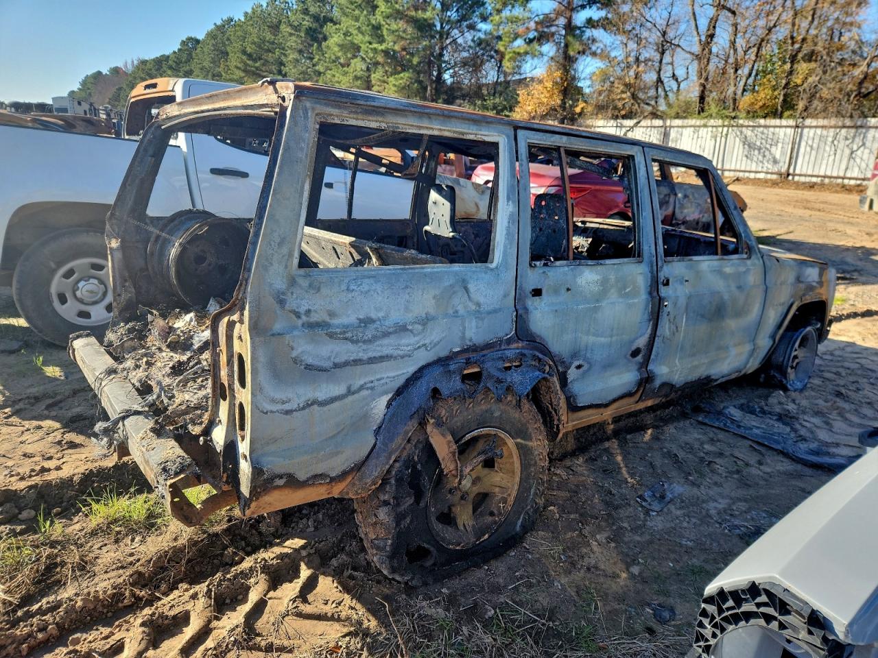 1995 JEEP CHEROKEE SE photo 3