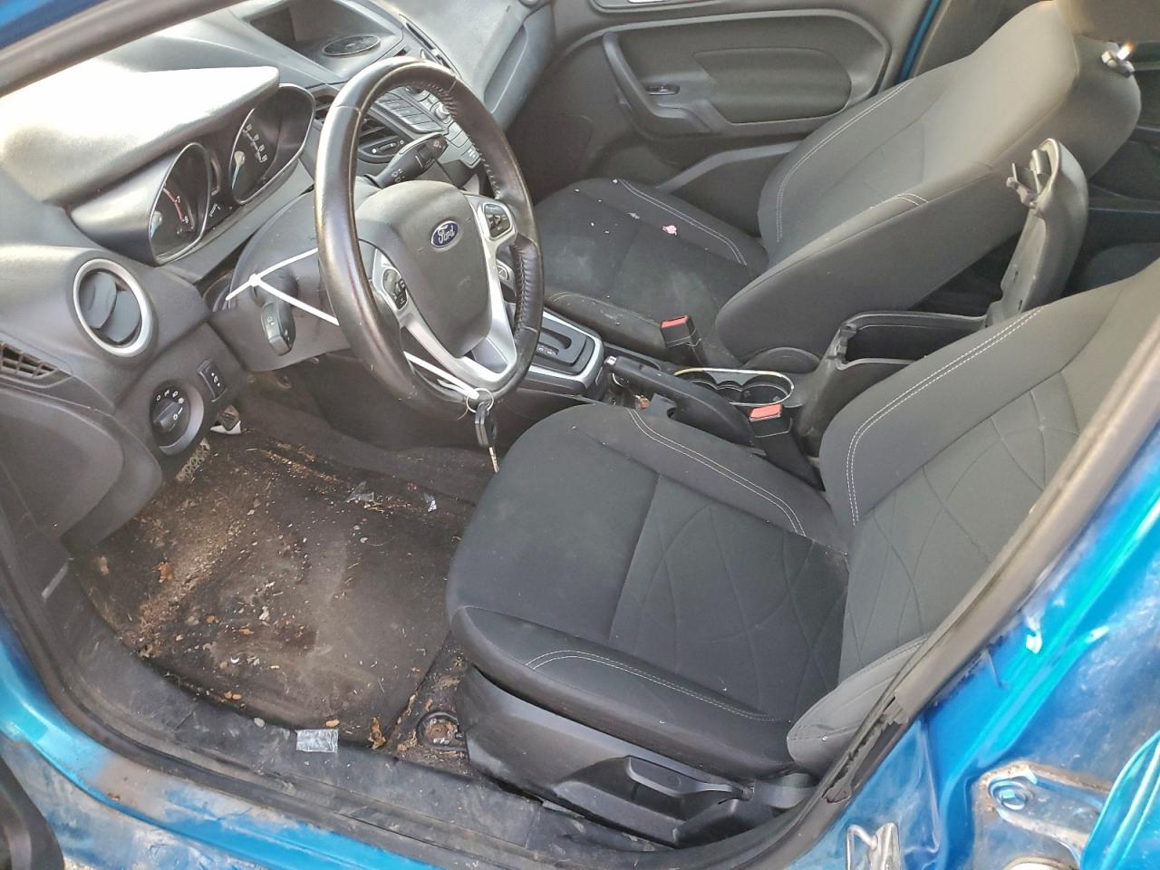 2015 FORD FIESTA SE photo 13