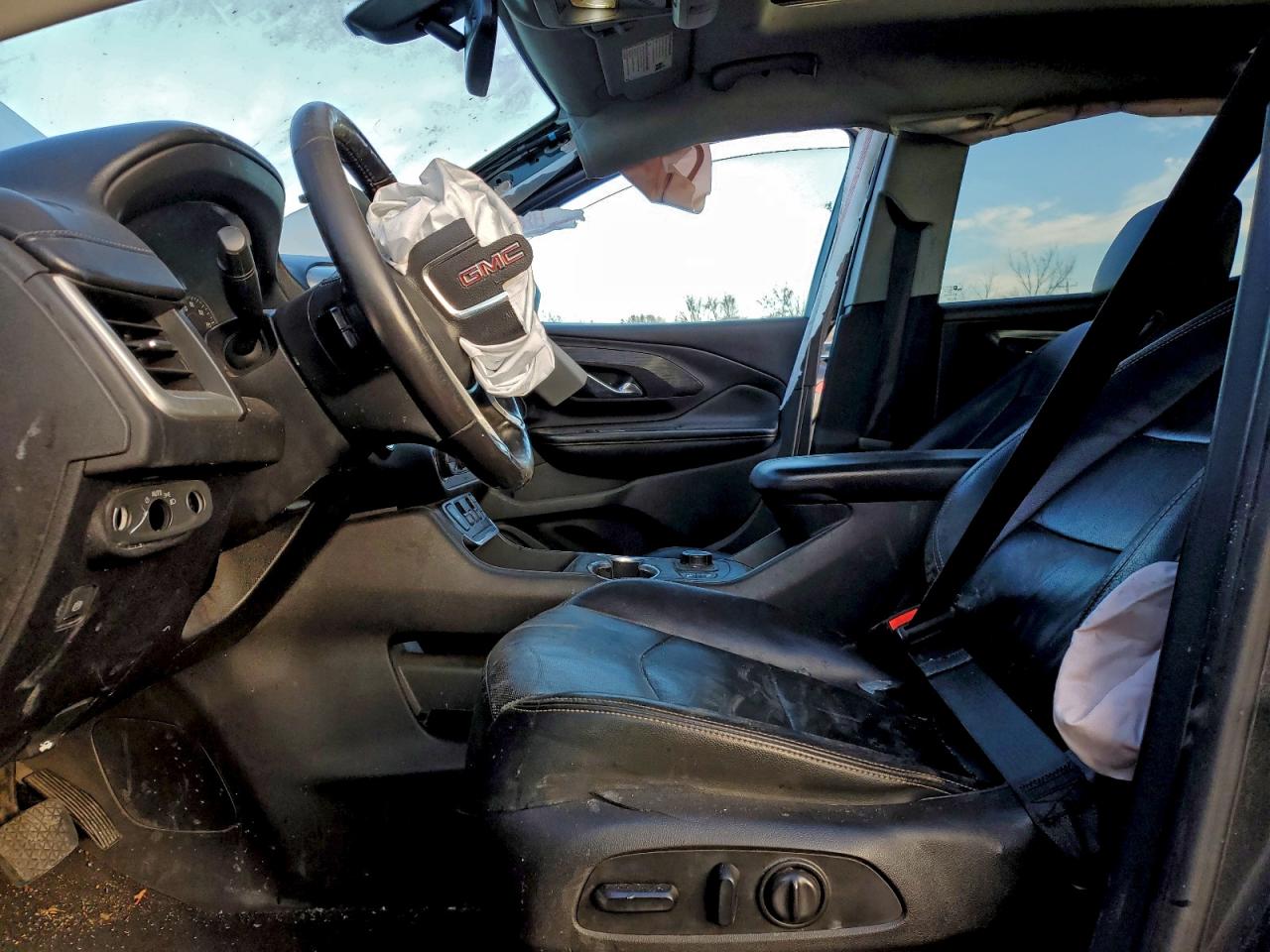 2019 GMC TERRAIN SLT photo 7