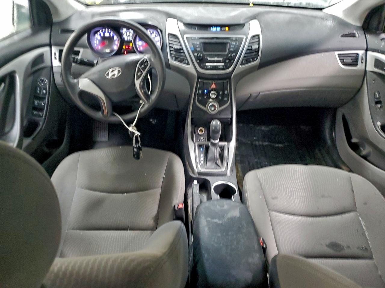 2016 HYUNDAI ELANTRA SE photo 8