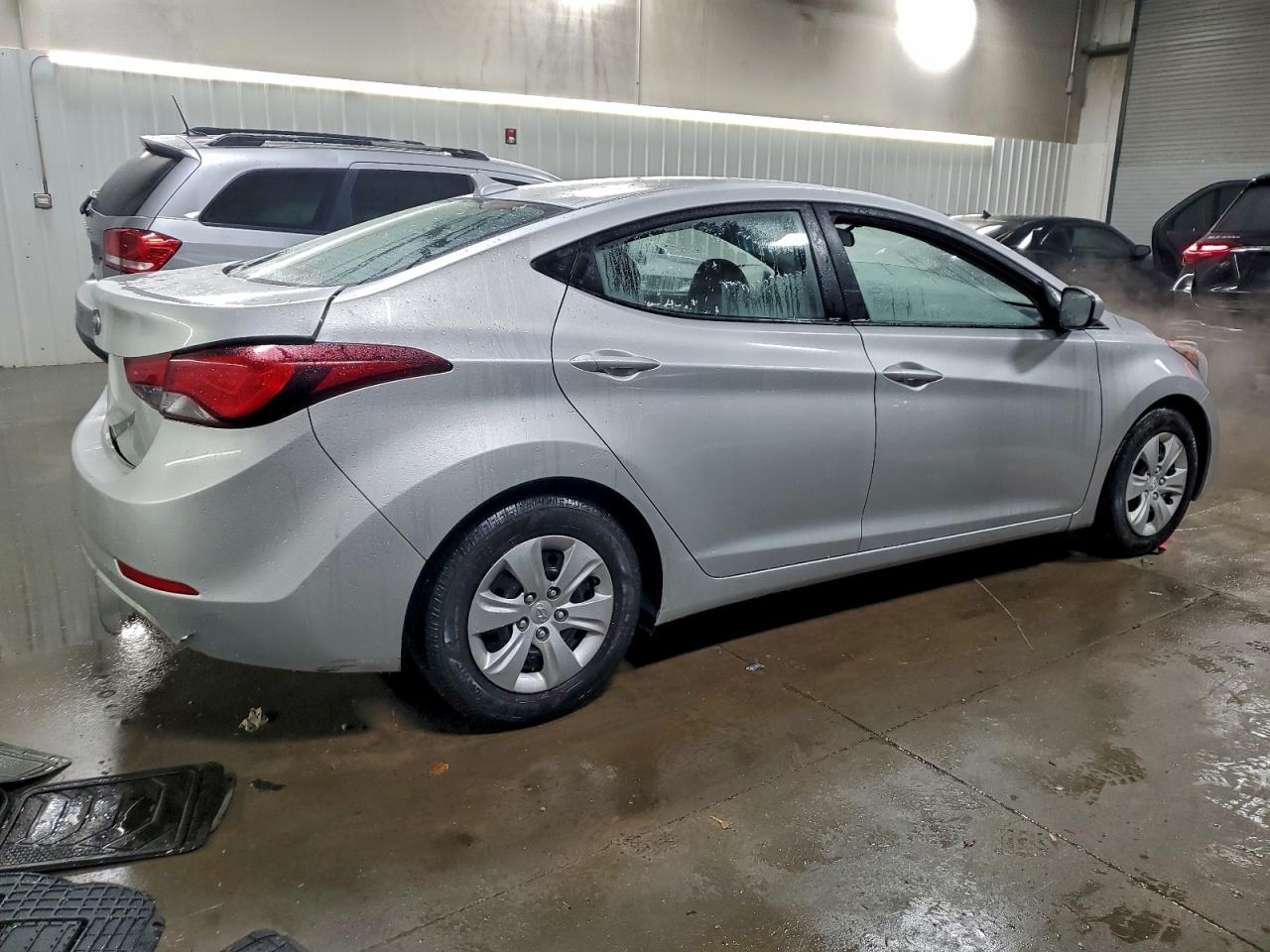 2016 HYUNDAI ELANTRA SE photo 3