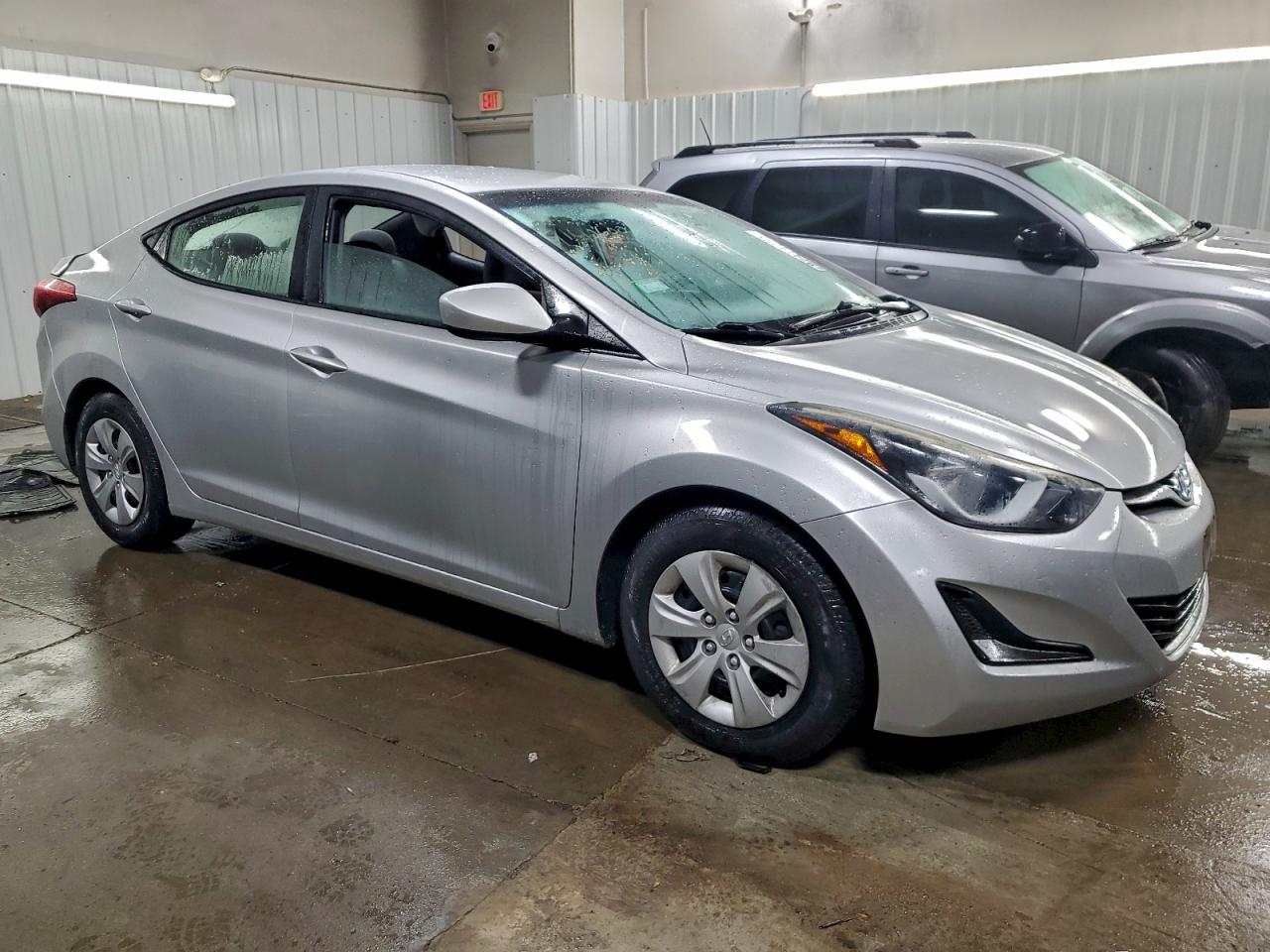 2016 HYUNDAI ELANTRA SE photo 4