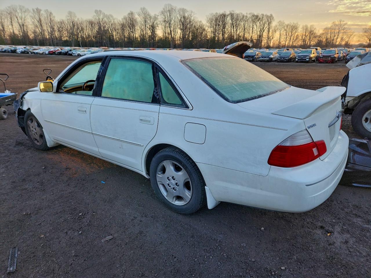 2003 TOYOTA AVALON XL photo 2