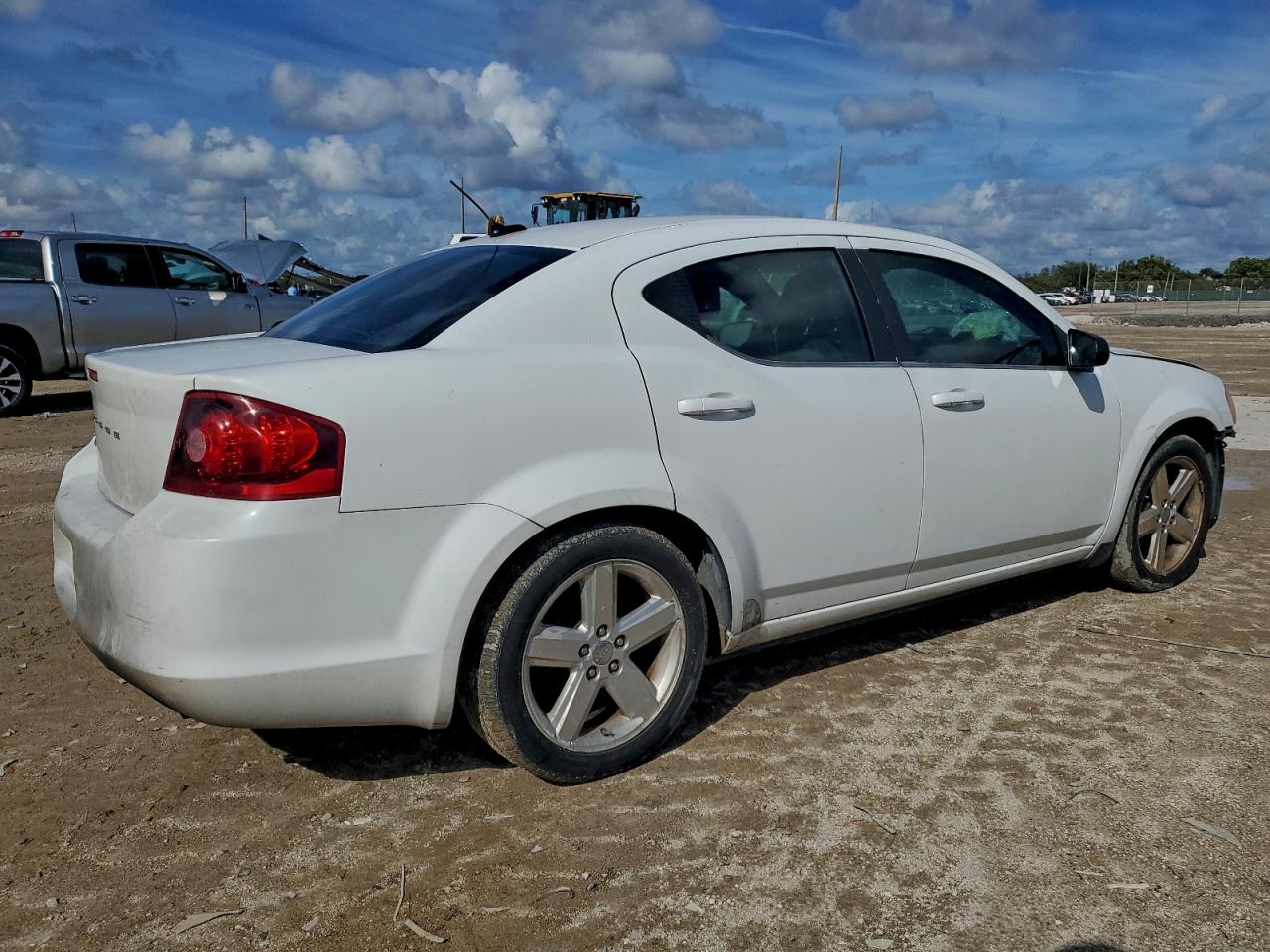 2013 DODGE AVENGER SE photo 3