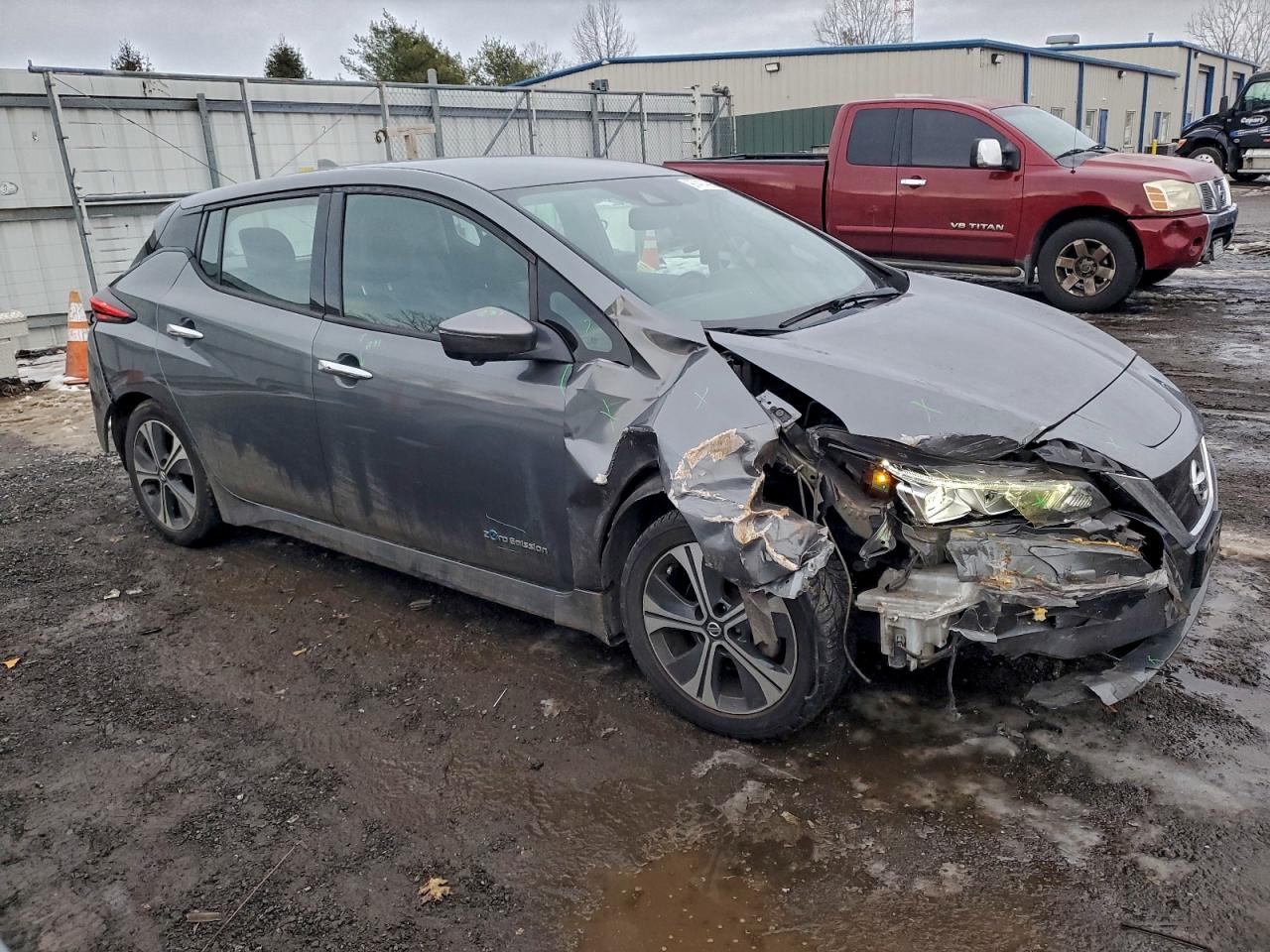 2018 NISSAN LEAF S photo 4