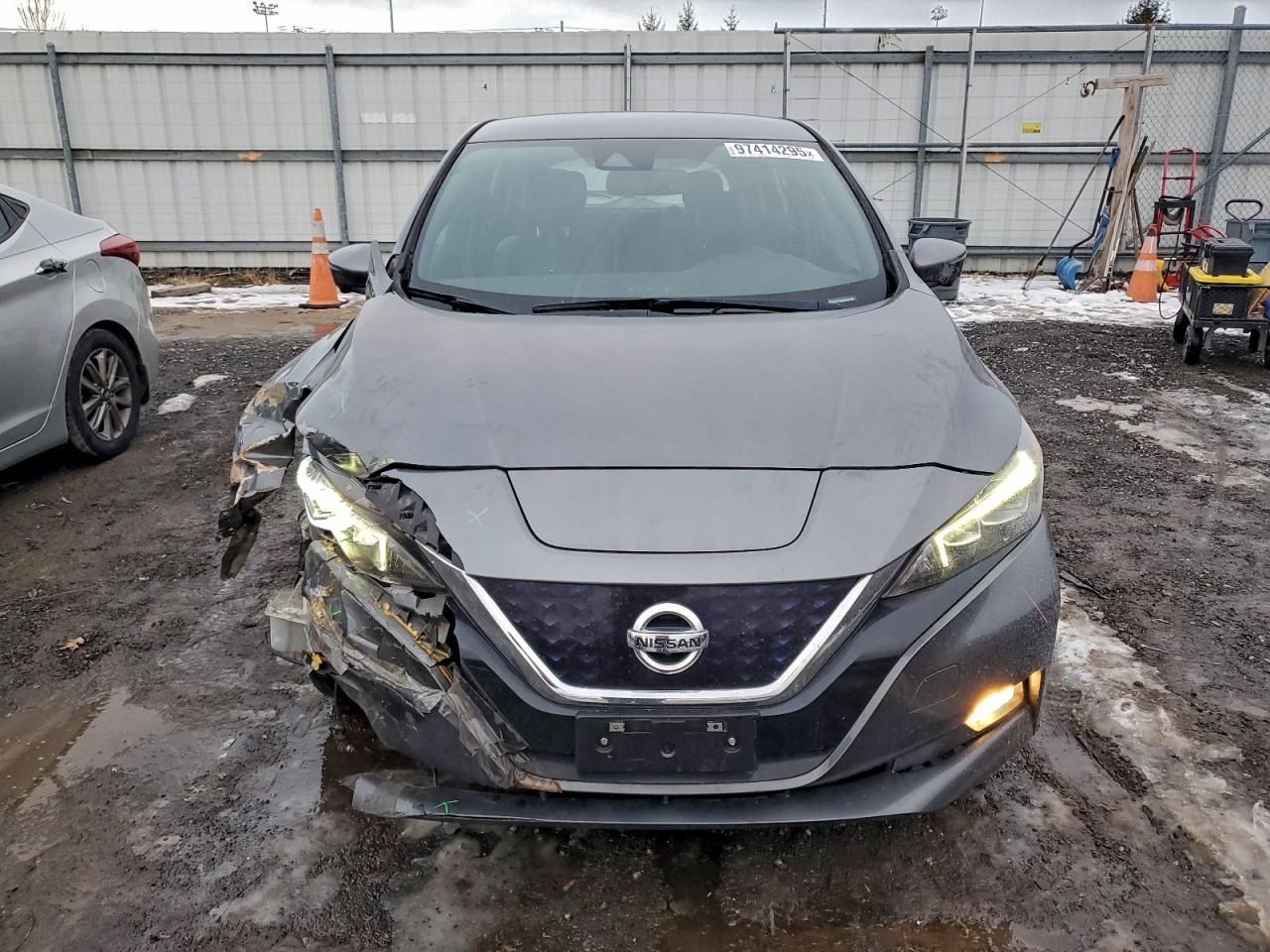 2018 NISSAN LEAF S photo 5