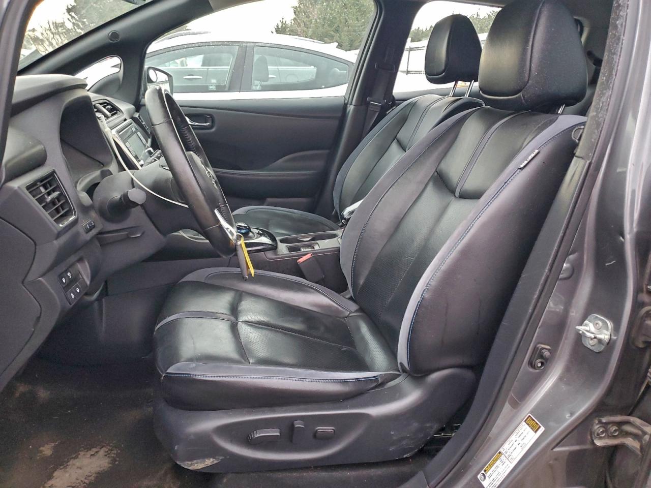 2018 NISSAN LEAF S photo 7