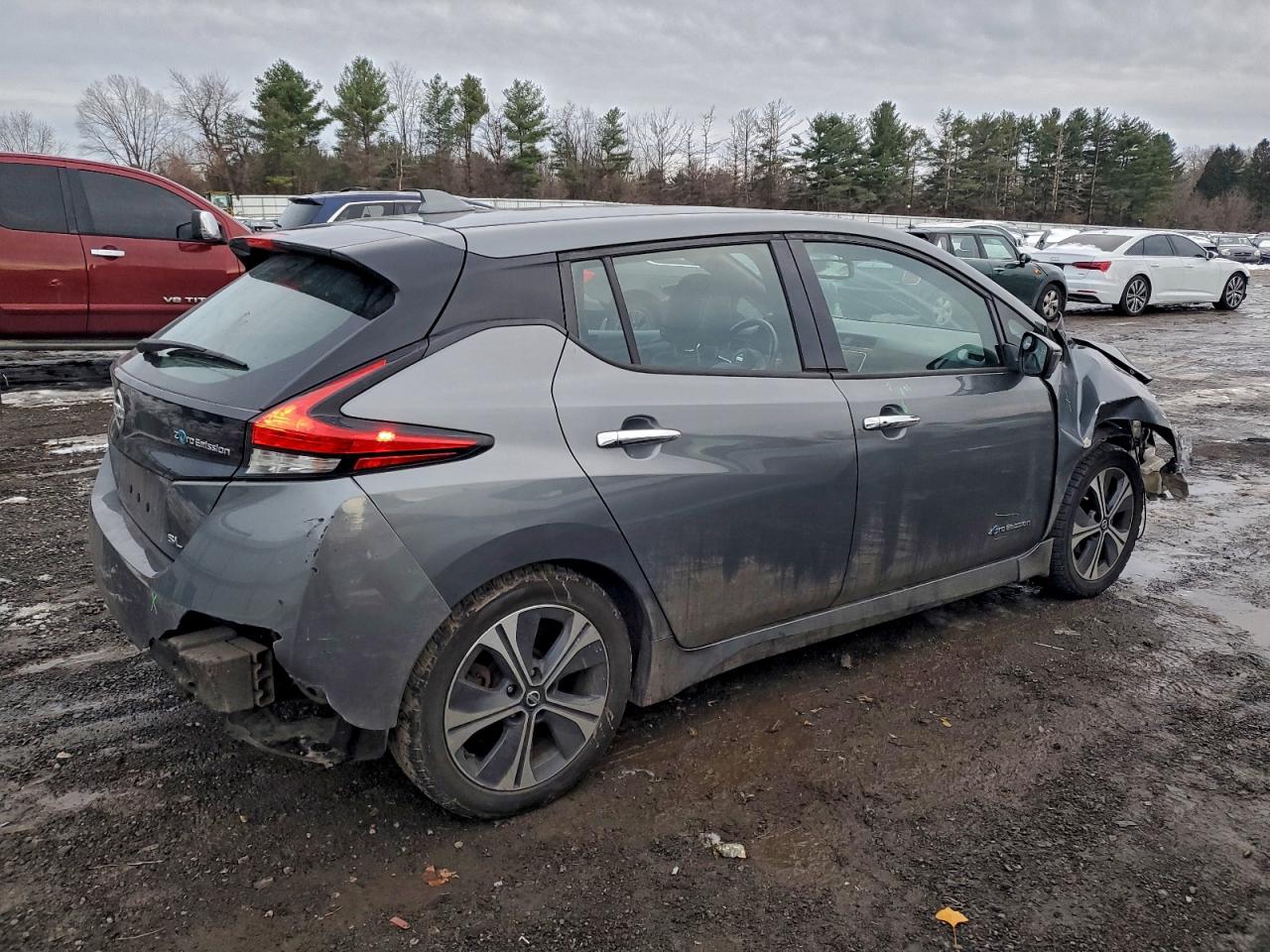 2018 NISSAN LEAF S photo 3