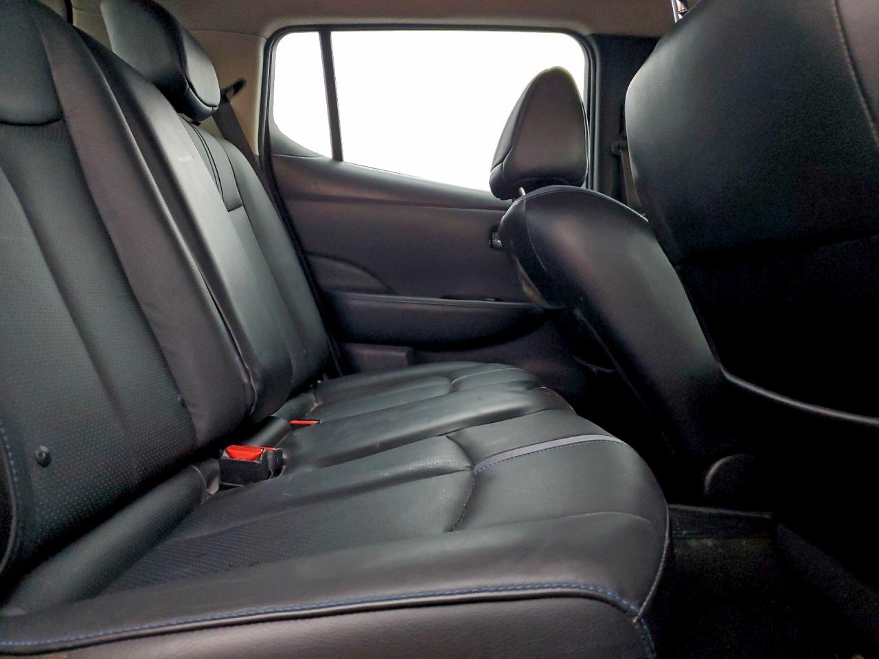 2018 NISSAN LEAF S photo 10