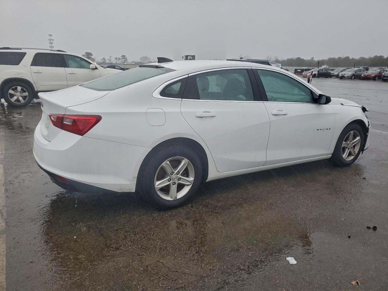 2020 CHEVROLET MALIBU LS photo 3