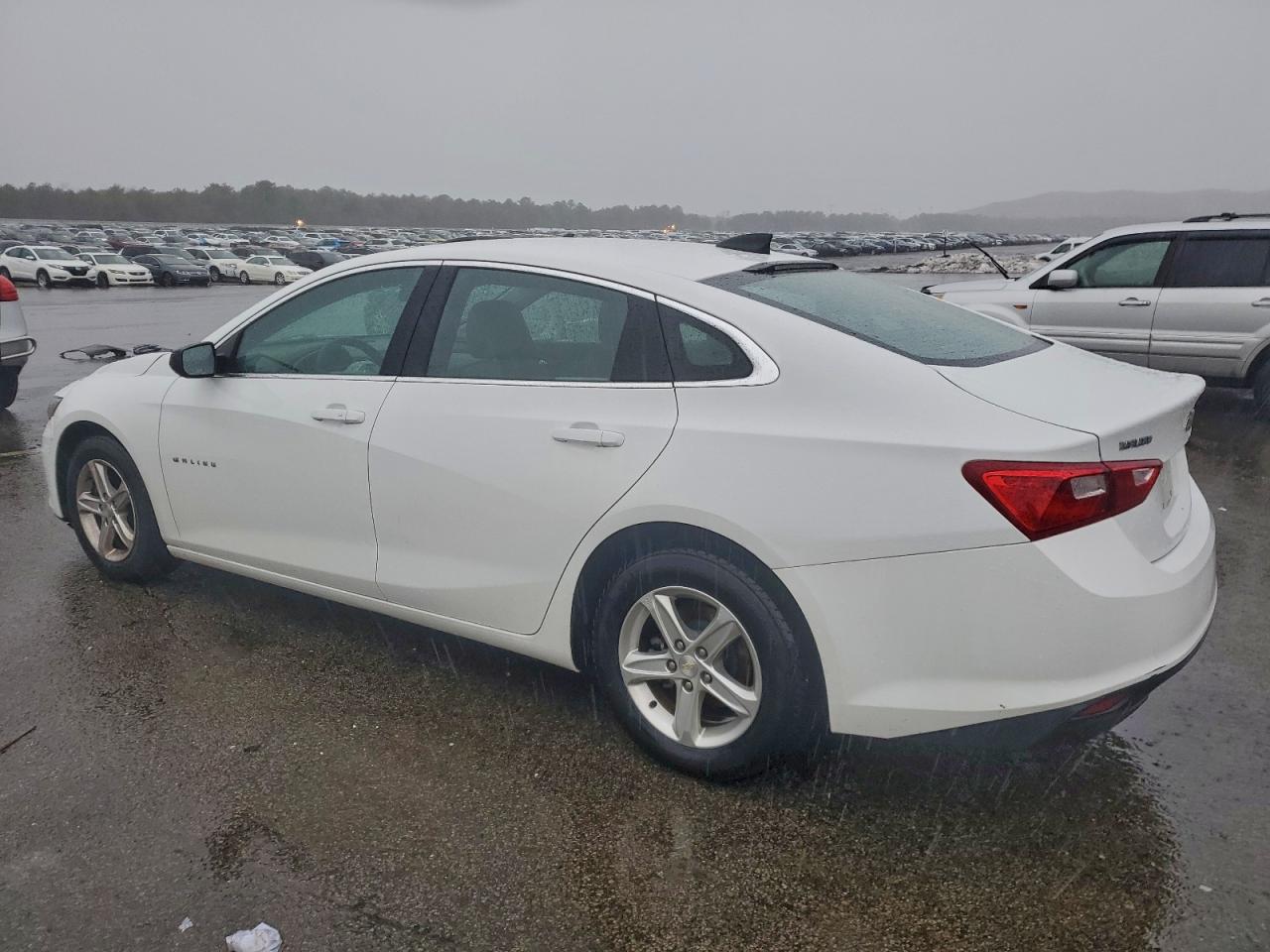 2020 CHEVROLET MALIBU LS photo 2