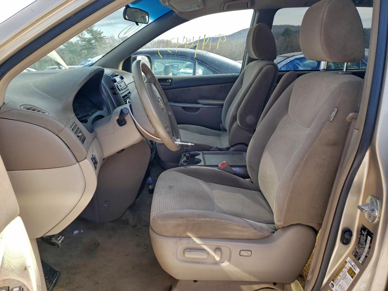 2009 TOYOTA SIENNA CE photo 7