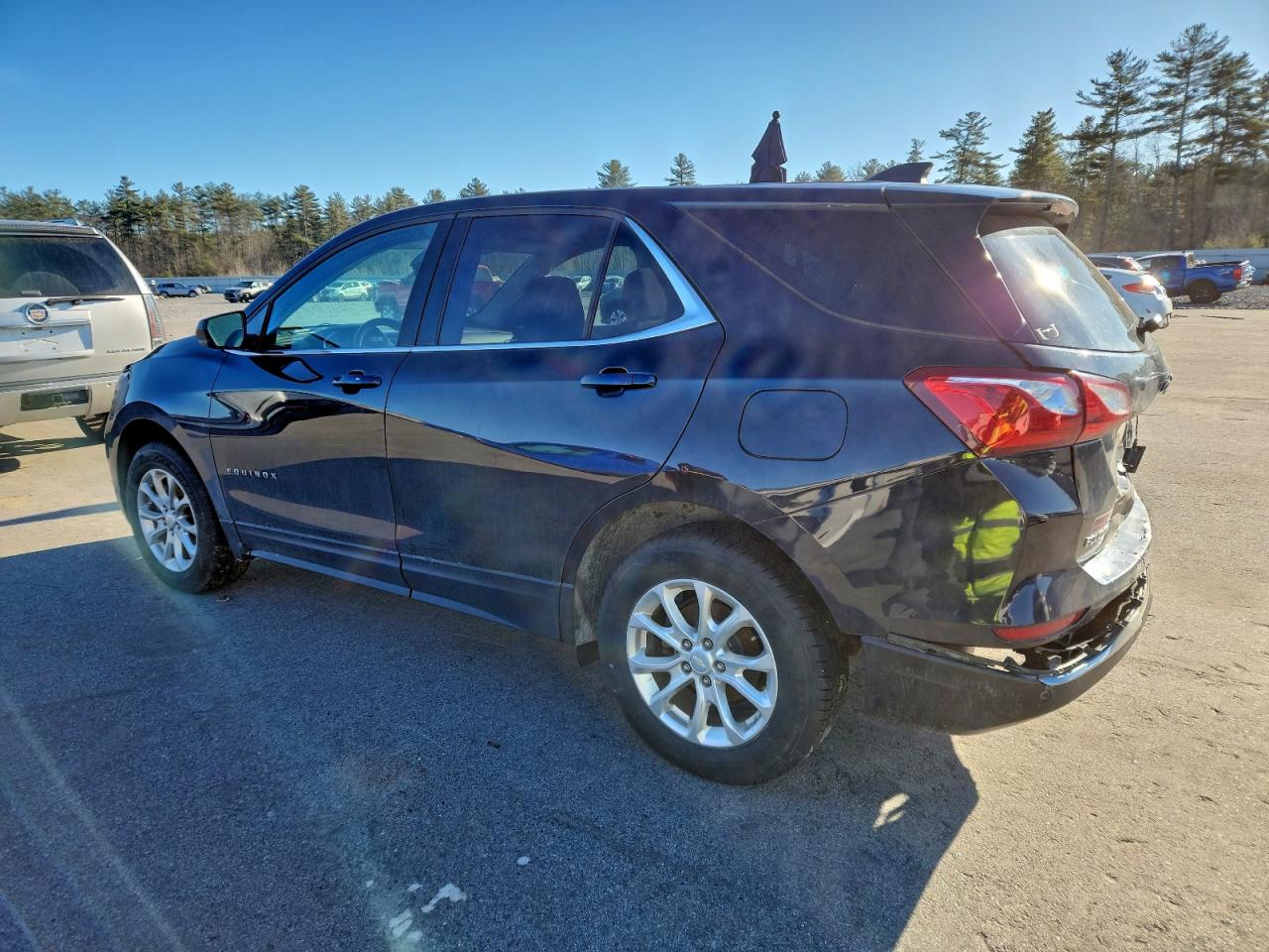 2020 CHEVROLET EQUINOX LT photo 2