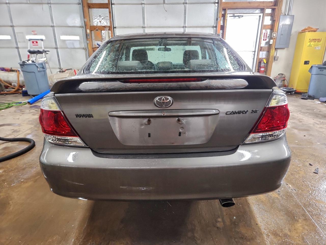 2005 TOYOTA CAMRY LE photo 6