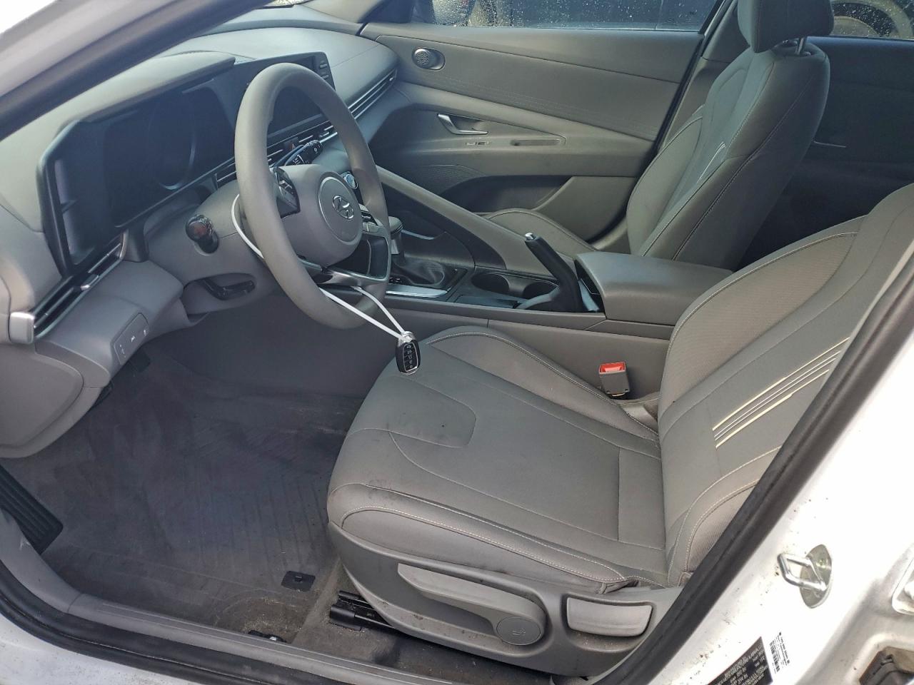 2023 HYUNDAI ELANTRA SEL photo 7