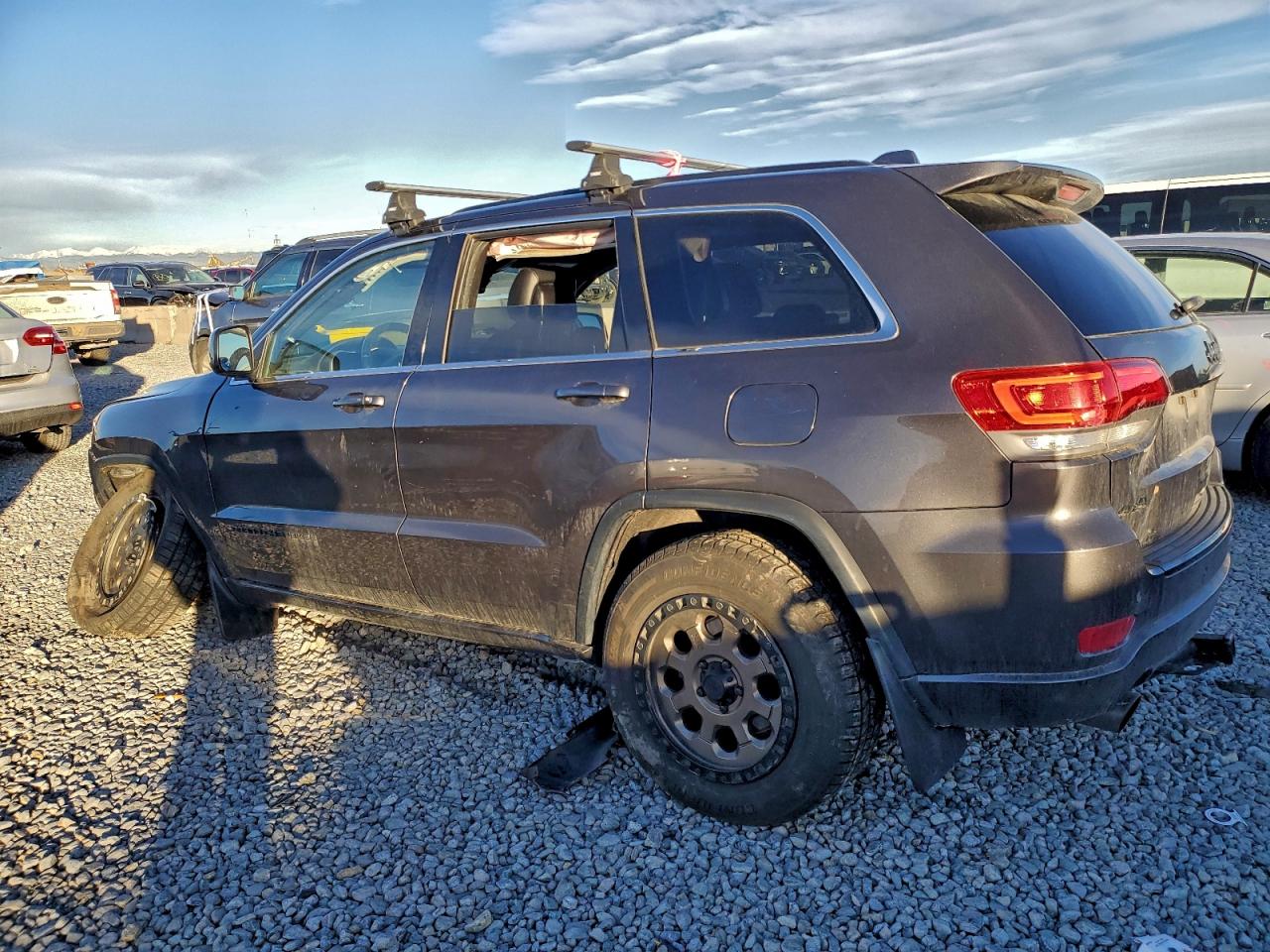 2015 JEEP GRAND CHEROKEE LAREDO photo 2