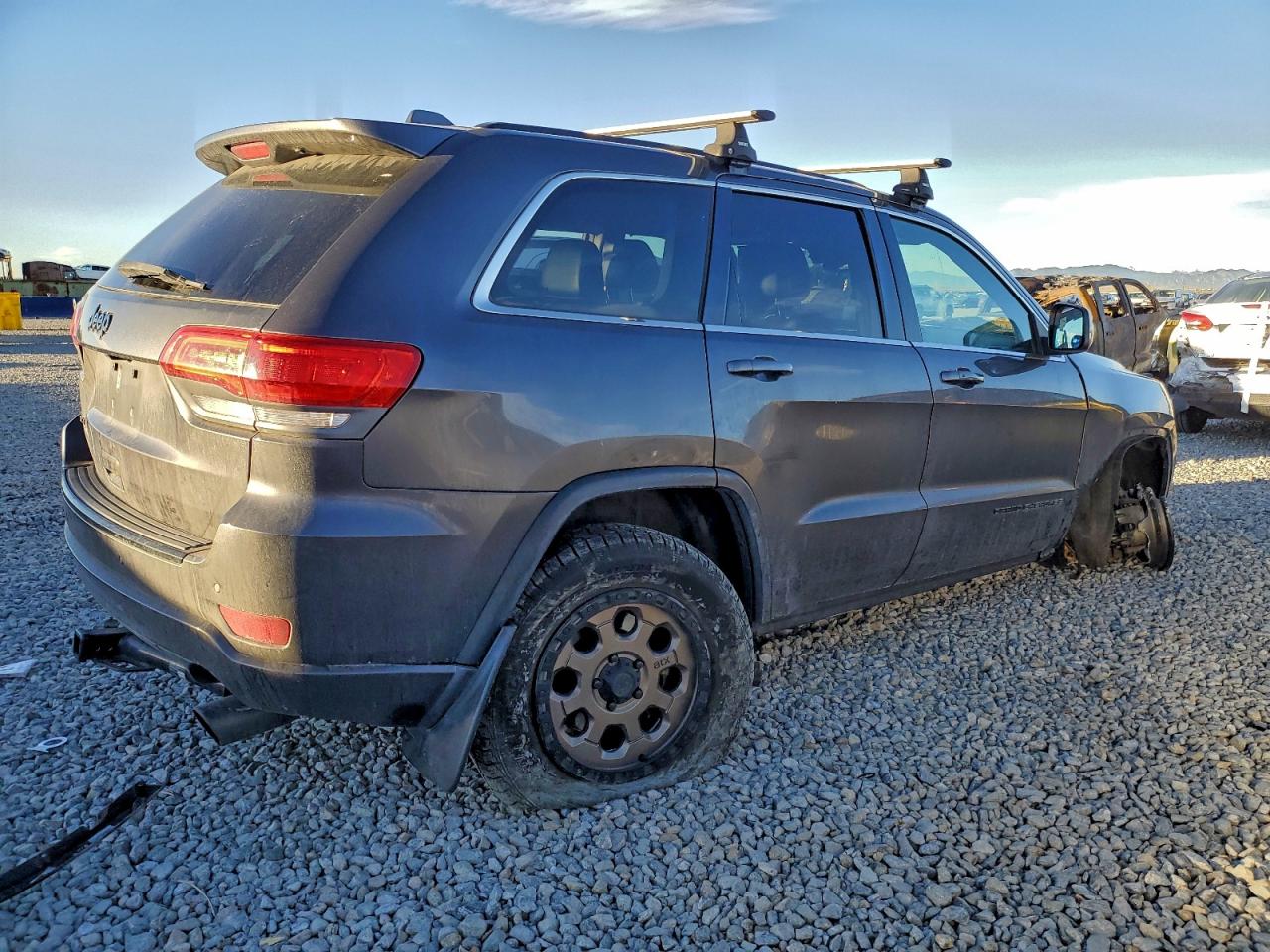 2015 JEEP GRAND CHEROKEE LAREDO photo 3