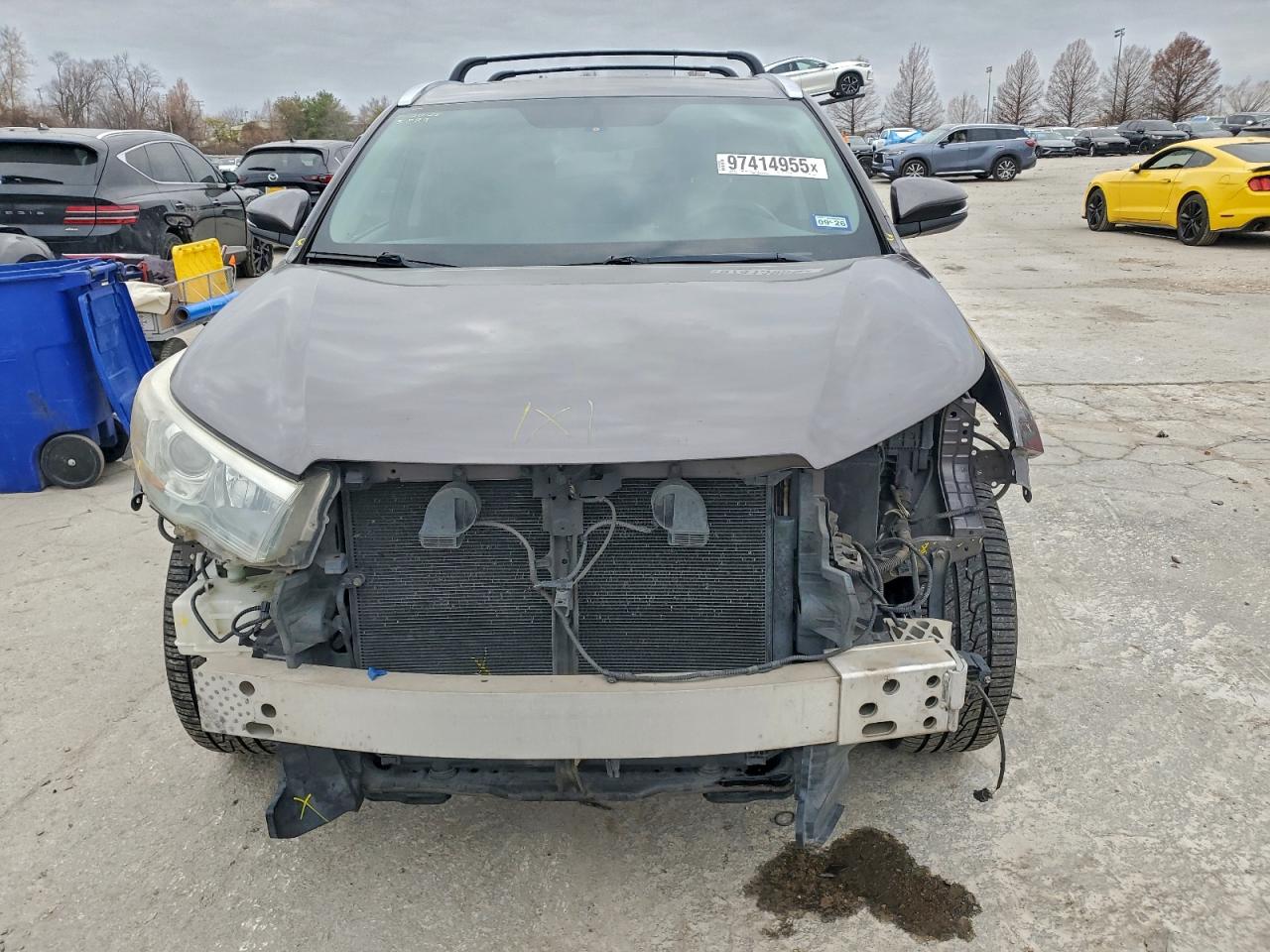 2016 TOYOTA HIGHLANDER XLE photo 5