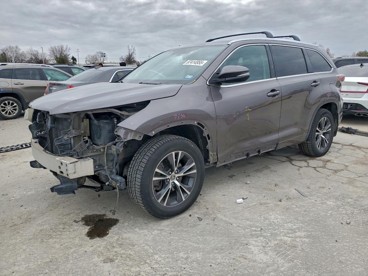 2016 TOYOTA HIGHLANDER