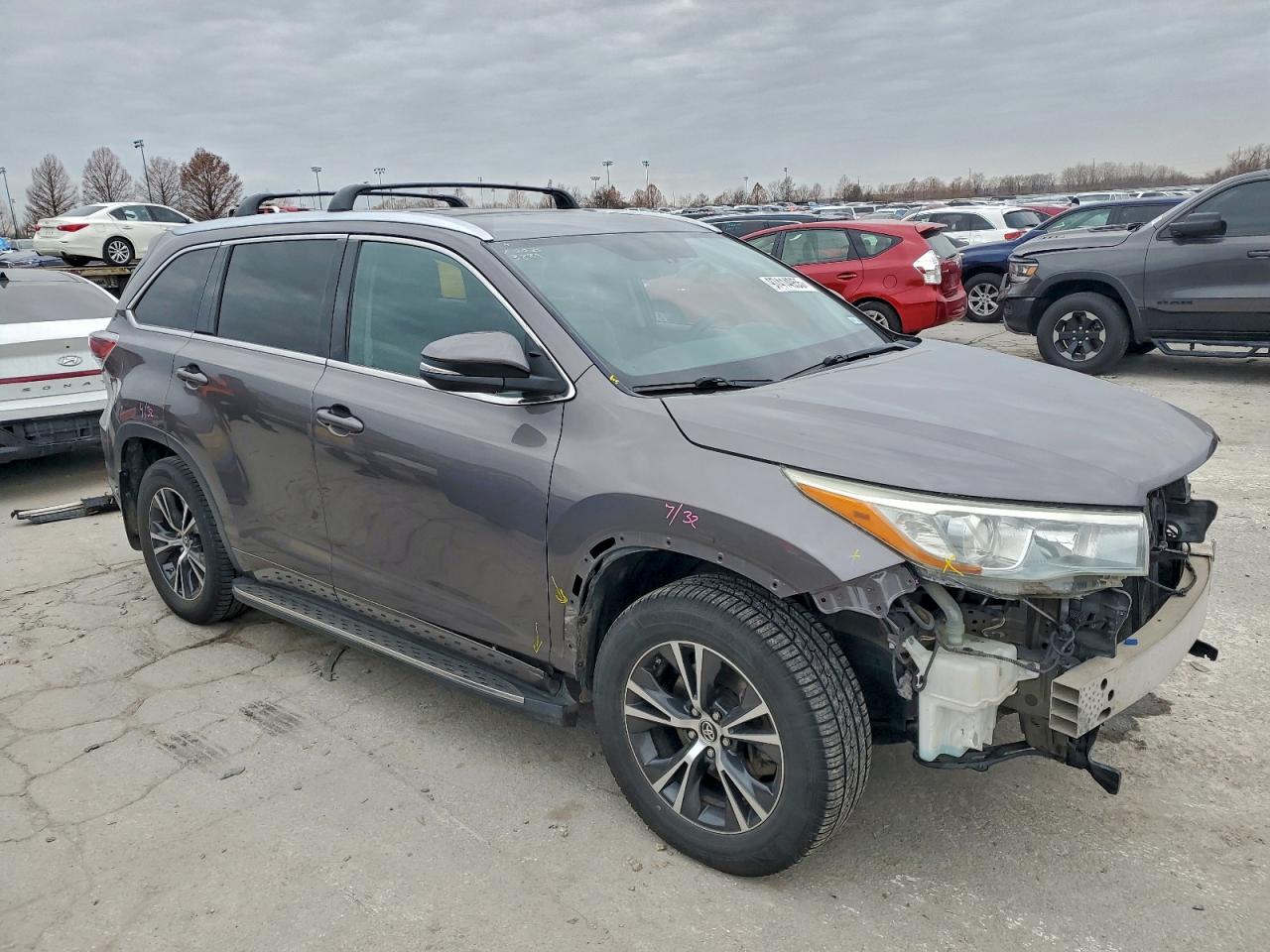 2016 TOYOTA HIGHLANDER XLE photo 4