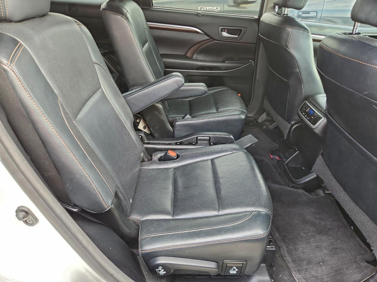2016 TOYOTA HIGHLANDER LIMITED photo 10