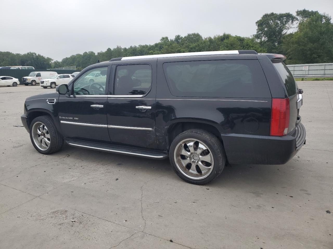 2008 CADILLAC ESCALADE ESV photo 2