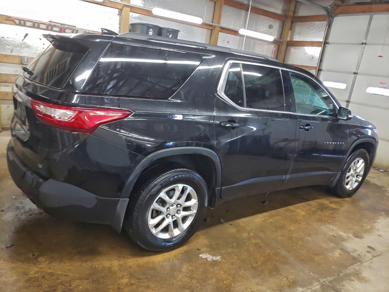2019 CHEVROLET TRAVERSE LT photo 3